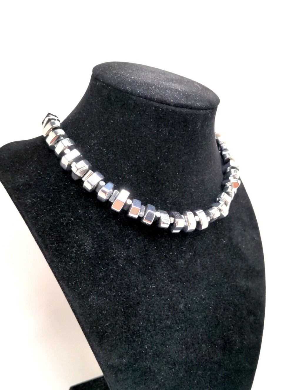 381MIDALANE Silver Sculptured Bead Choker